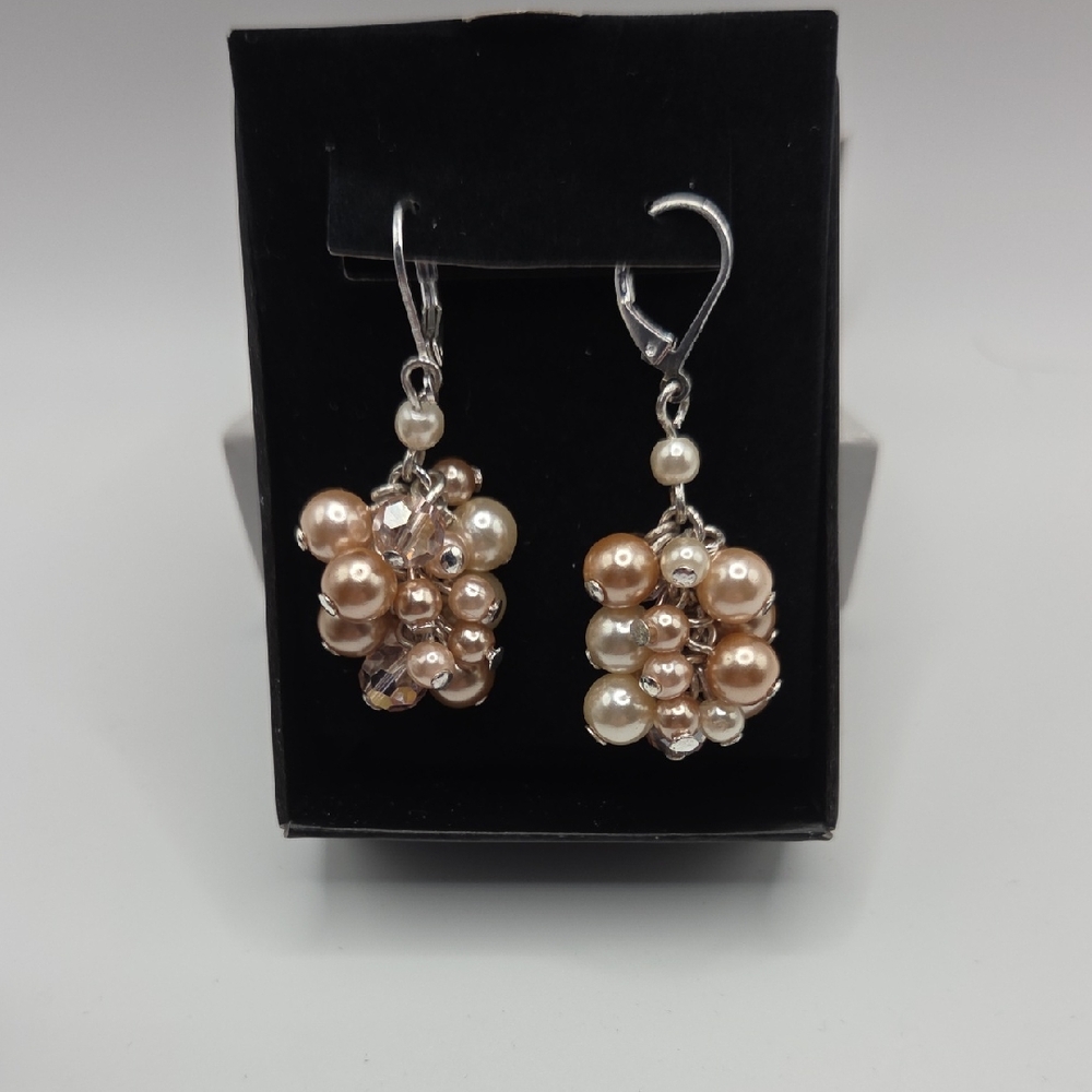Avon Pearl Cluster Earrings in Cream and Tan